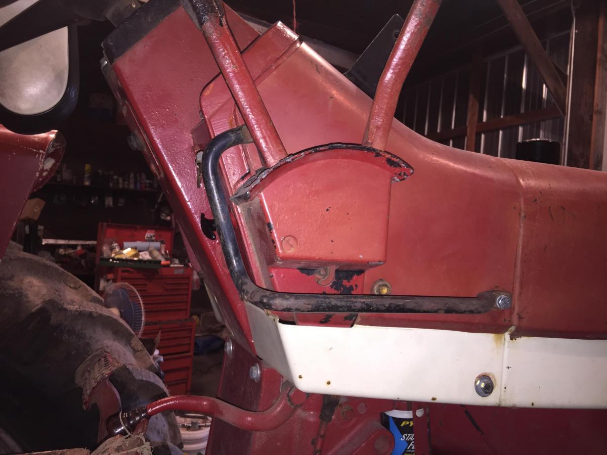 Right hand grab handle for climbing up on 06 series Technical IH Talk