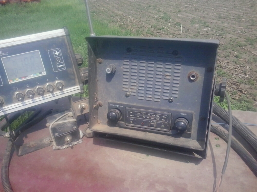 Fender Mount Tractor Radios General Chat Red Power Magazine Community