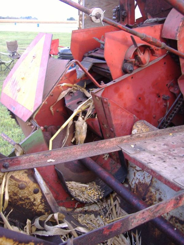 400 Diesel & 2MH Corn Picker - Technical IH Talk - Red Power Magazine ...