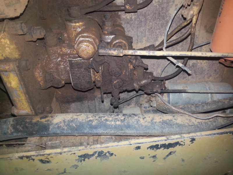 500 fuel injection pump linkage? IH Construction Equipment Red