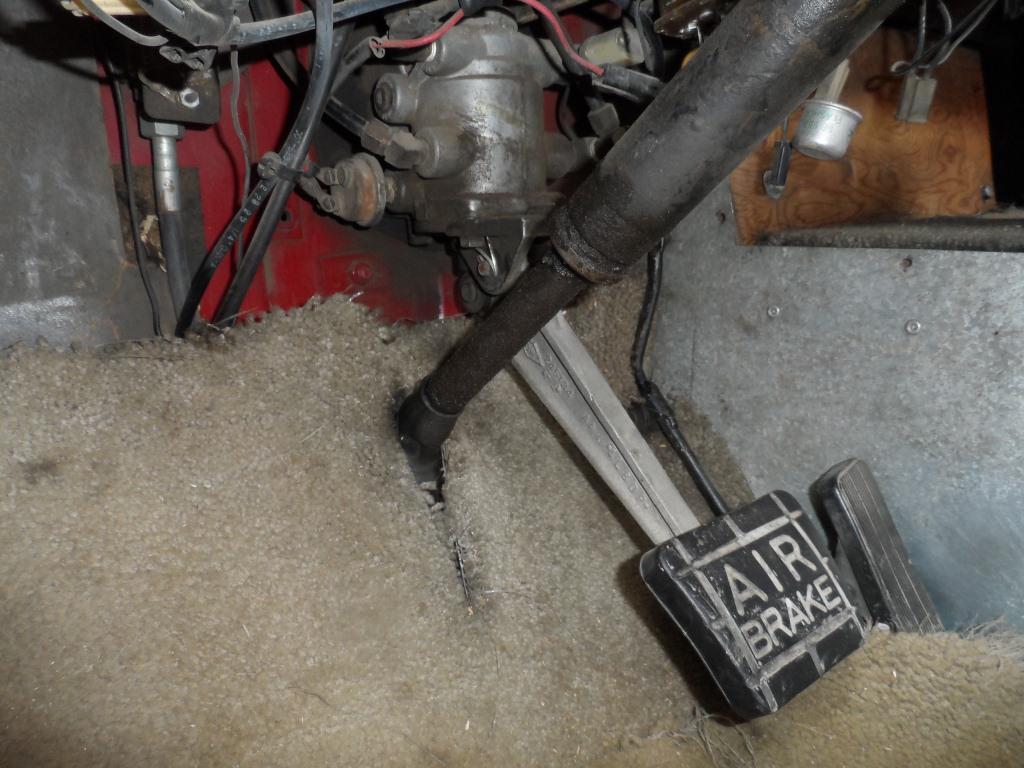 help! 1970 Fleetstar 1910A air brake foot valve IH Trucks Red Power