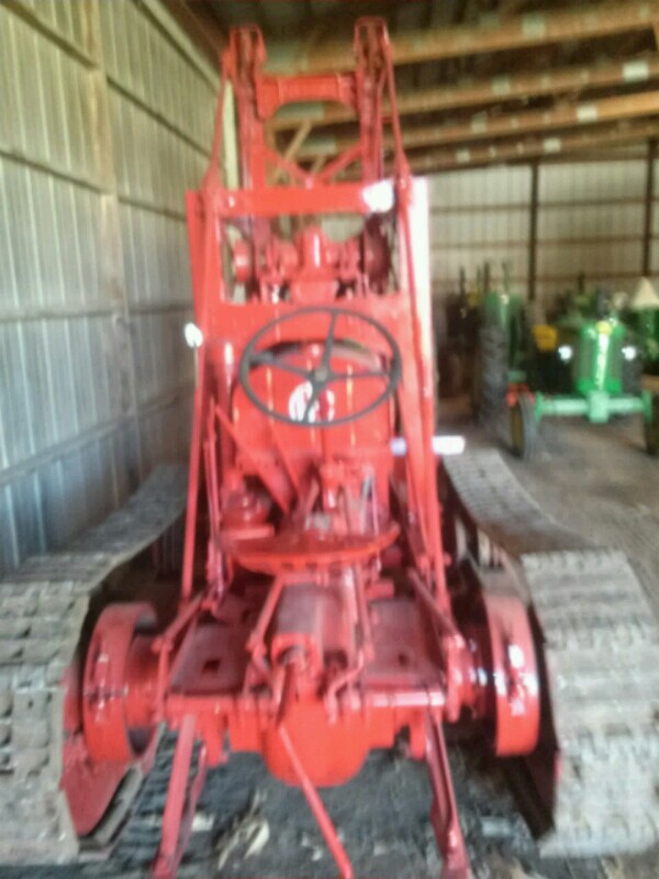 Trackson Loader Tractractor with trackson tracks and loader - IH Construction Equipment ...