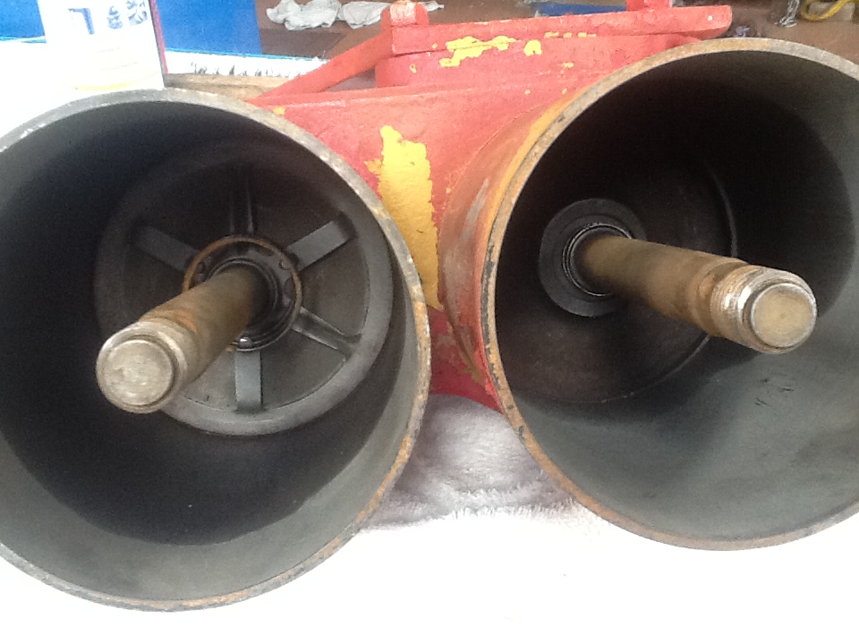 Fuel filter change on TD 15 151 IH Construction Equipment Red Power