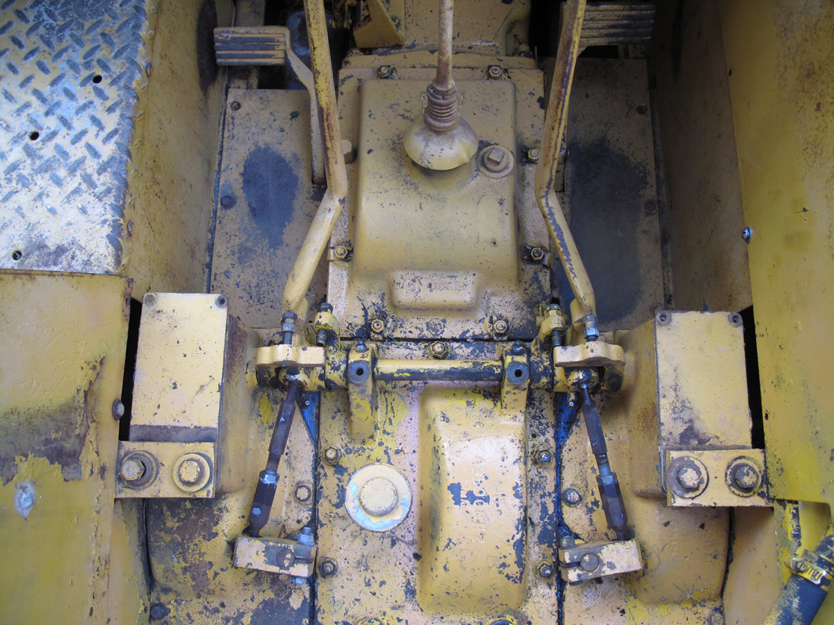 clutch and brake help on IH 500 crawler IH Construction Equipment
