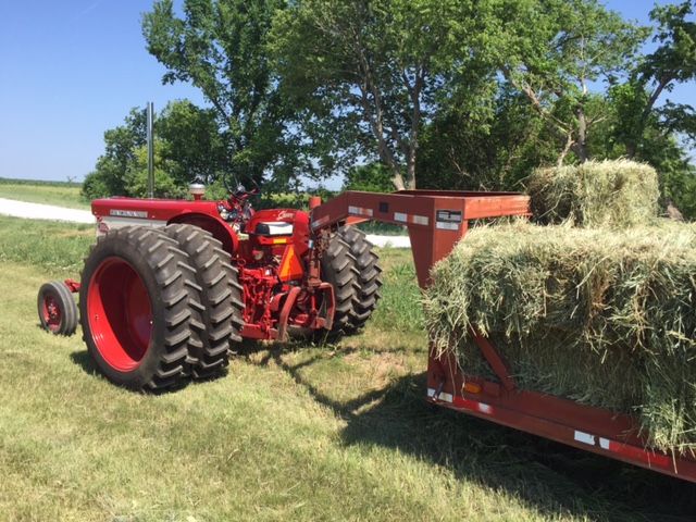 Turbocharged 560 With Duals Nice Looking General Ih Red Power Magazine Community