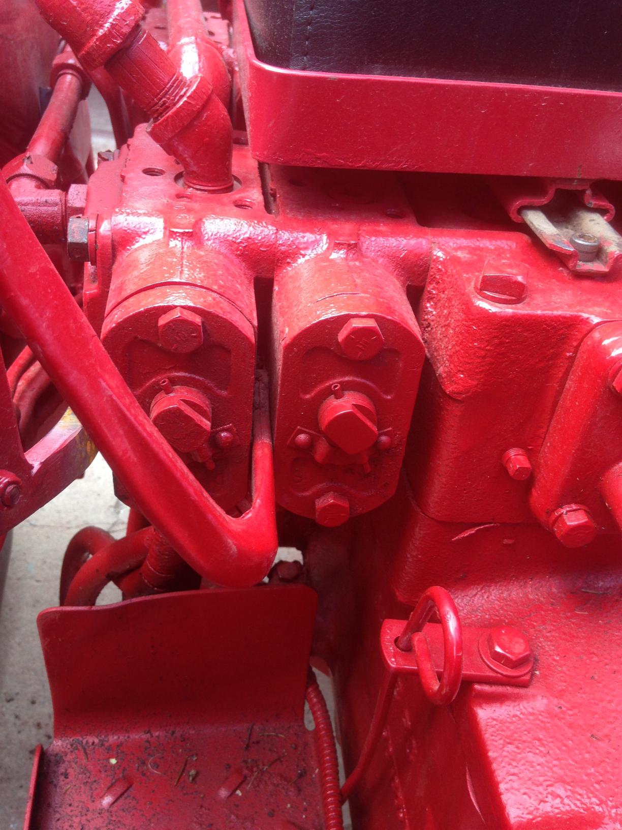 56 300U Loader and Bucket Leak Down Technical IH Talk Red Power Magazine Community