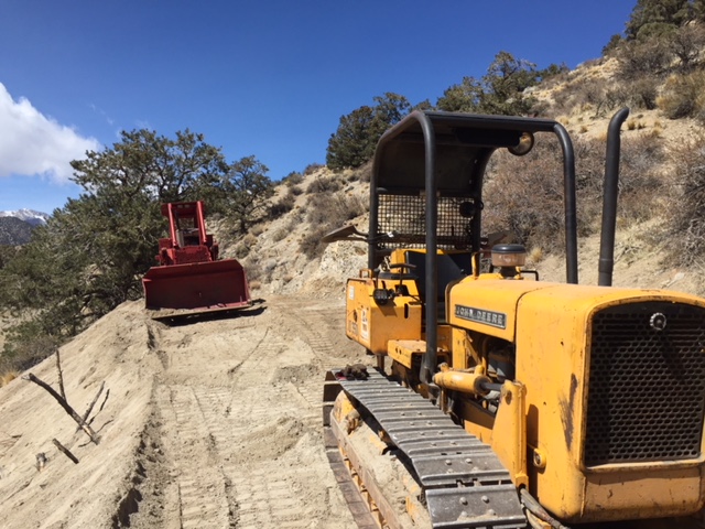 Free TD-9 Crawler Loader - IH Construction Equipment - Red Power ...
