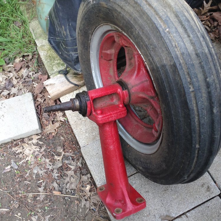 Farmall C front wheel bearing spindle nut thight ing Technical IH