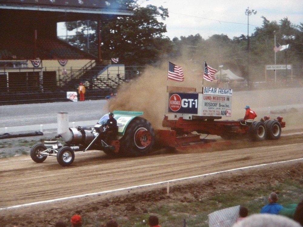 Some more really good old pulling pics from a pull in 1977 General