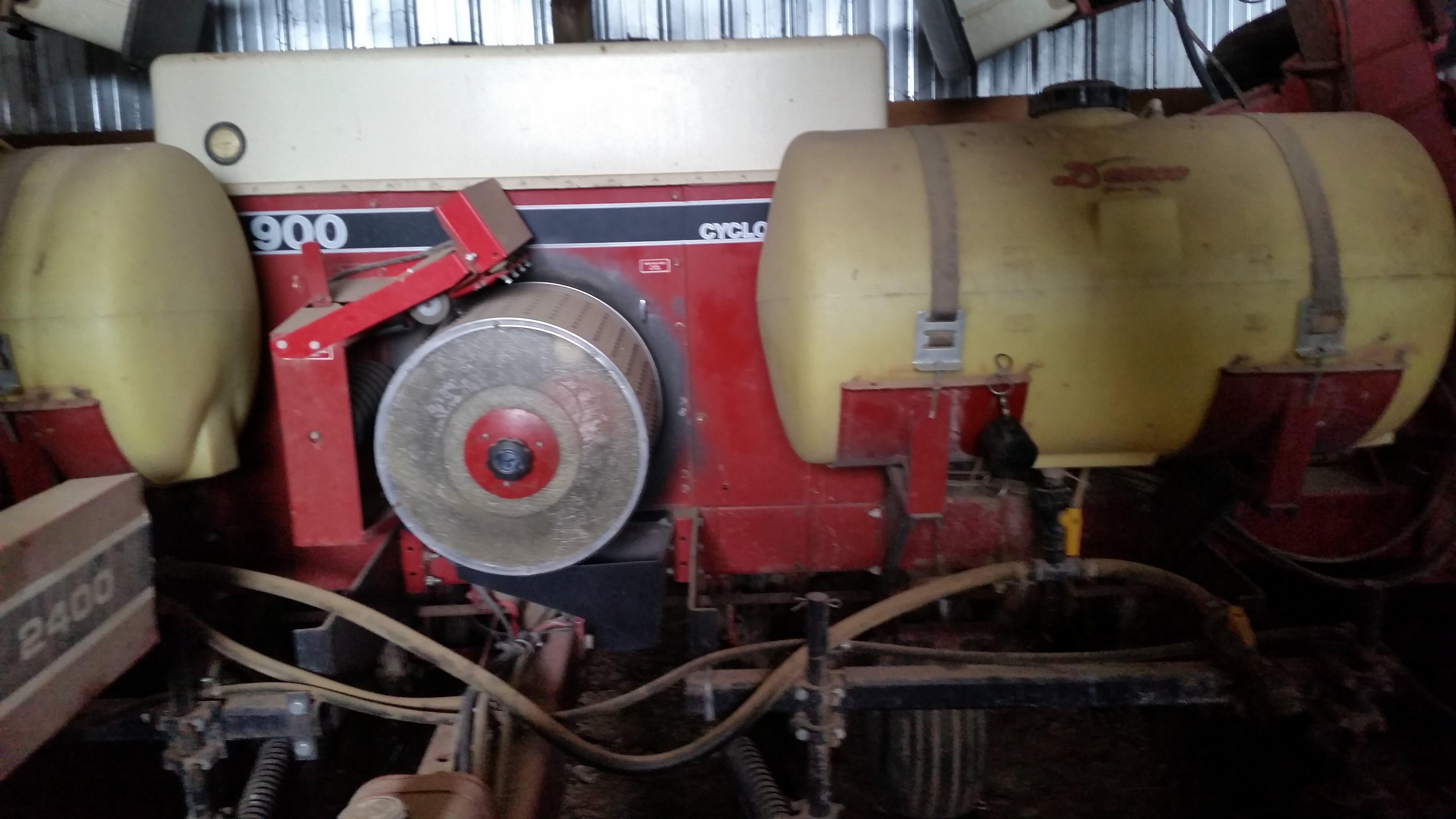 Cyclo Planter? What is 20/20 Row Flow? Technical IH Talk Red Power