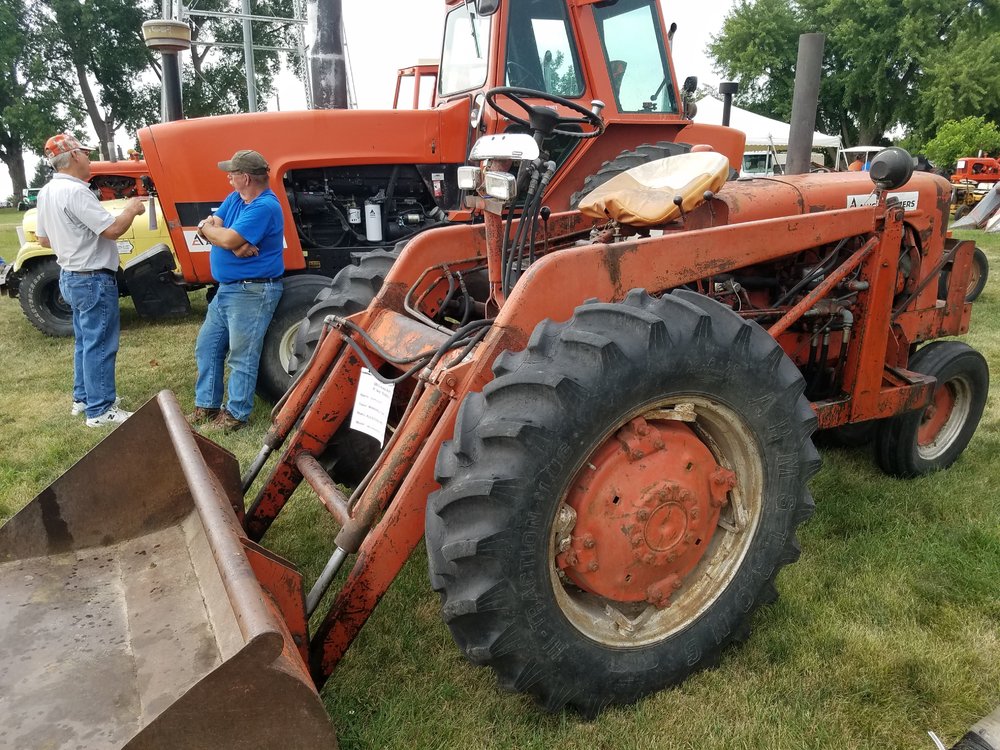 “Reversed” loader tractors - General Chat - Red Power Magazine Community