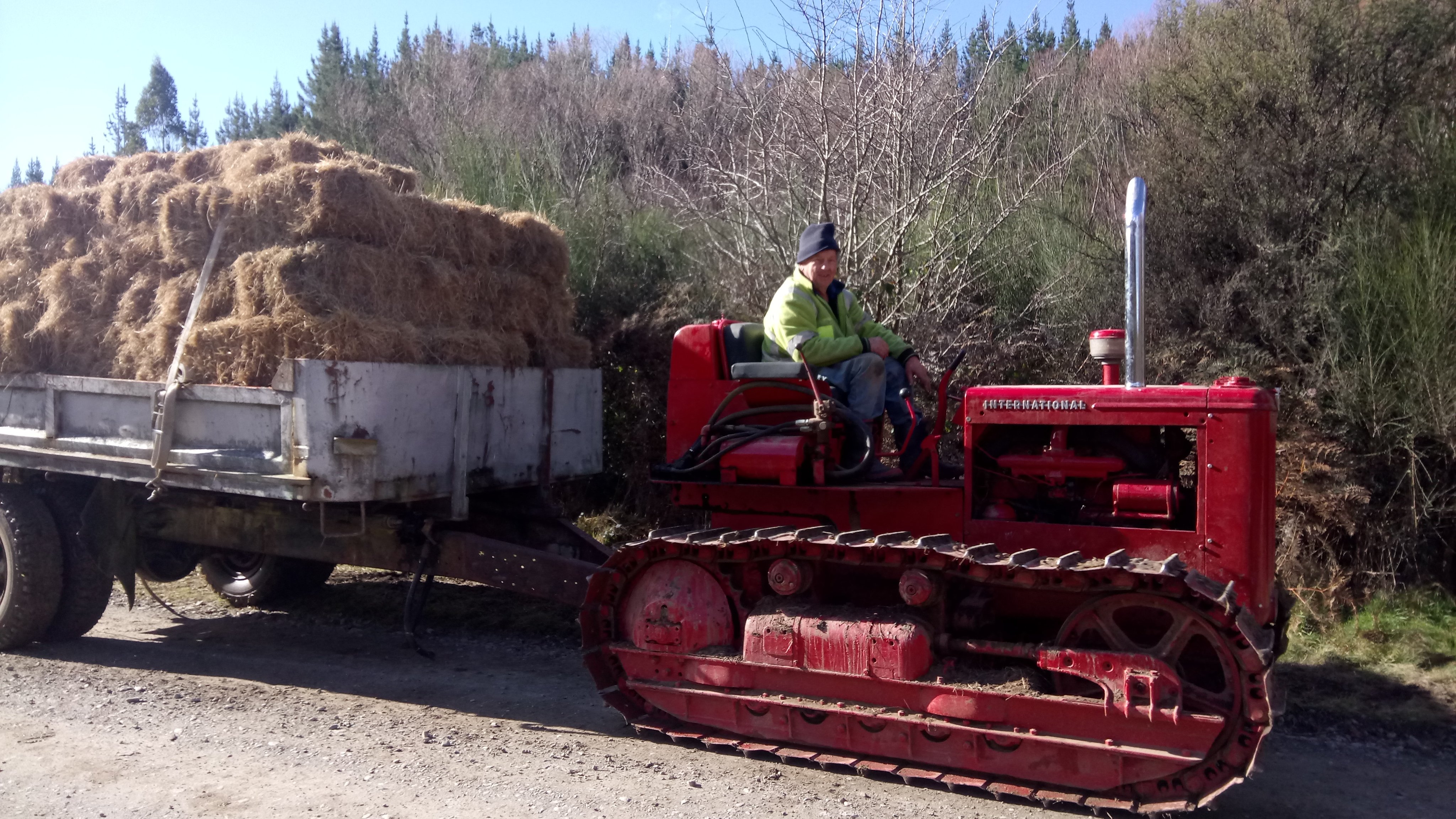 Td9 blade on td18 - IH Construction Equipment - Red Power Magazine ...