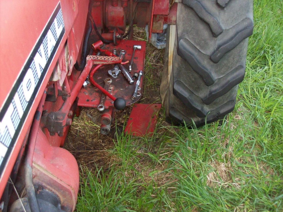 424 lift arms not working right Technical IH Talk Red Power