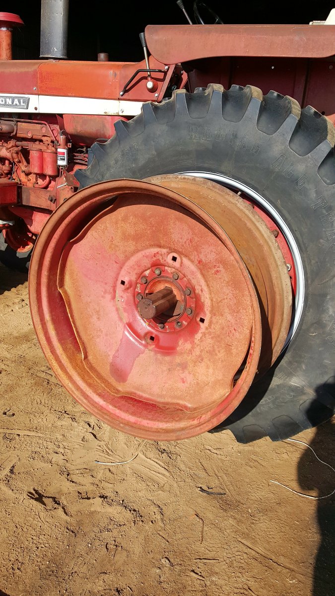 IH dual rims 387923R92 Technical IH Talk Red Power Magazine Community