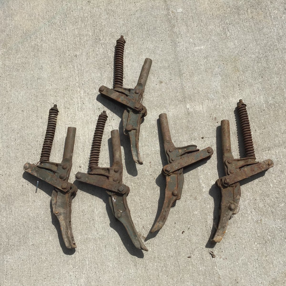 Cultivators shanks,anybody know what they fit General Chat Red