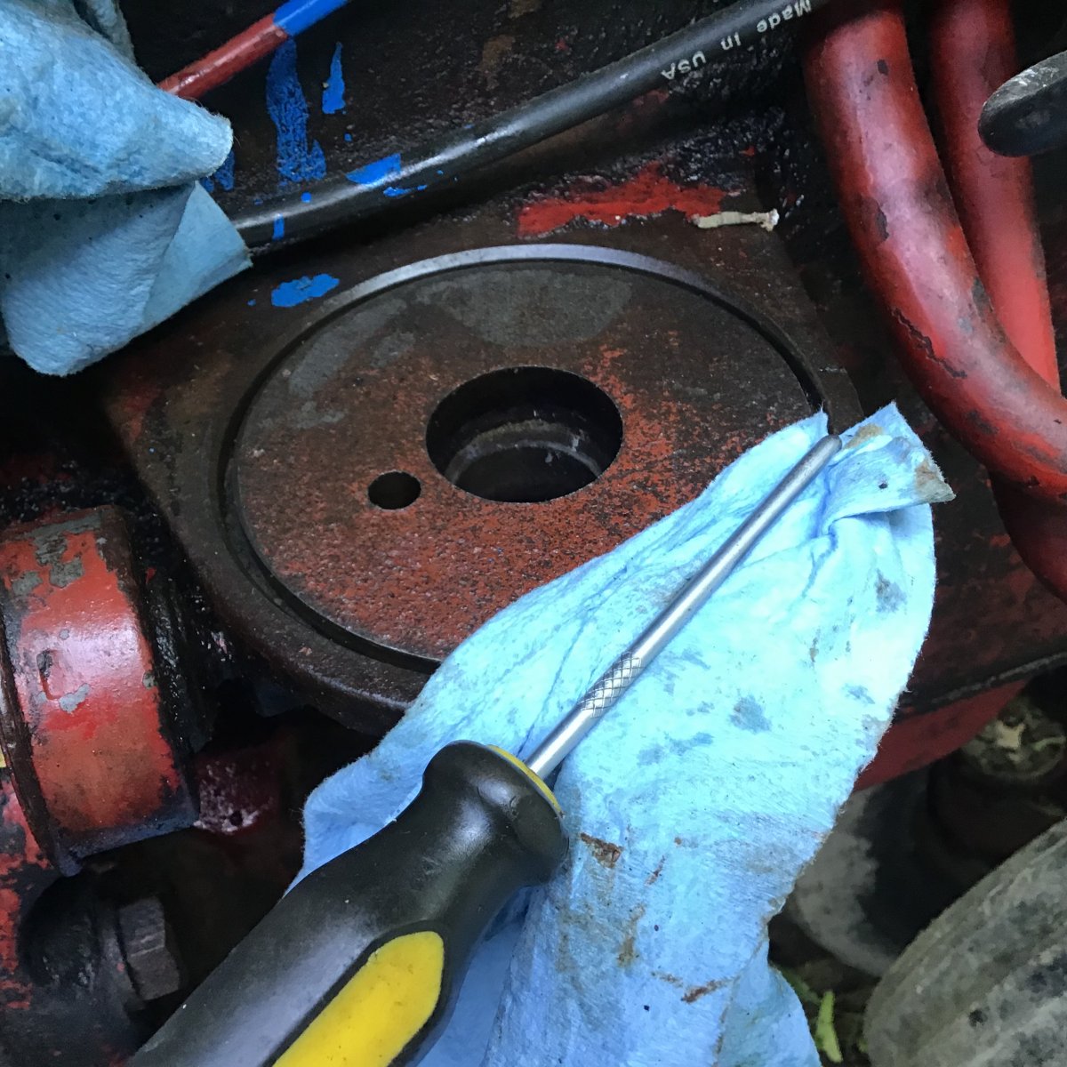 Oil filter canister seal leaks, Farmall C Technical IH Talk Red