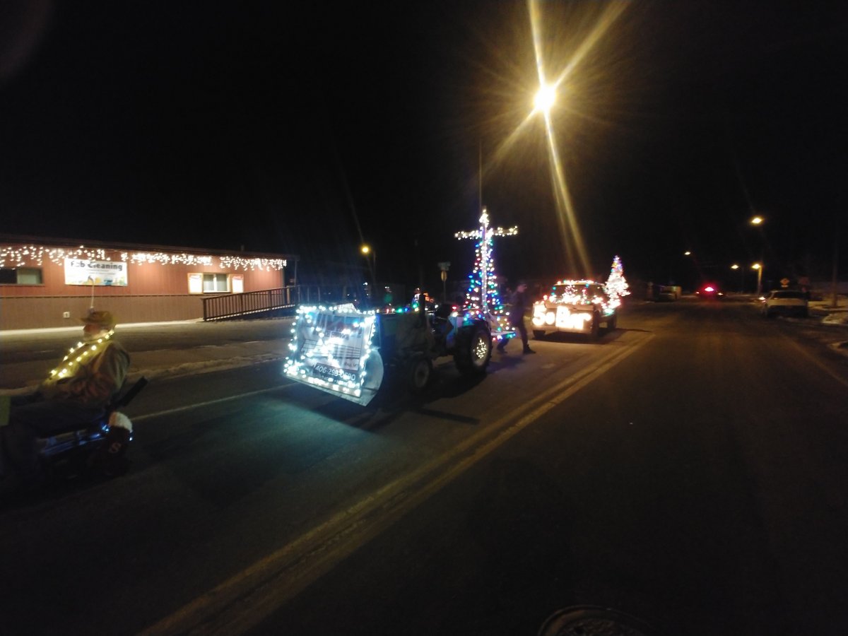 Linesville ,Pa lighted tractor ? parade General Chat Red Power