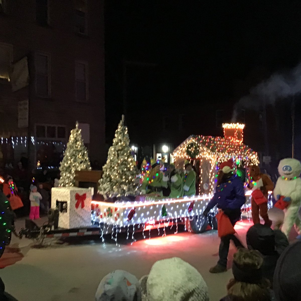 Linesville ,Pa lighted tractor ? parade General Chat Red Power Magazine Community