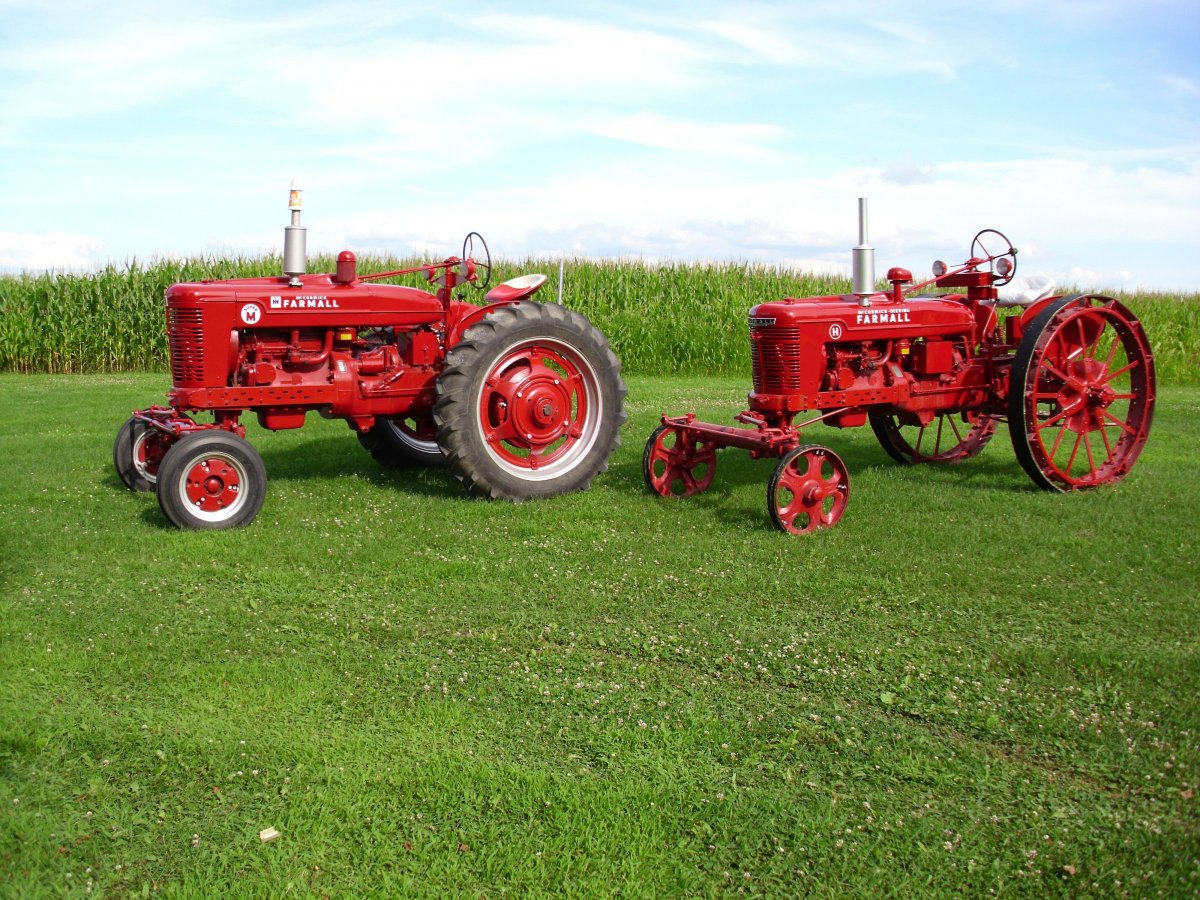 Farmall H with factory wide front wheel base? - Technical IH Talk - Red ...
