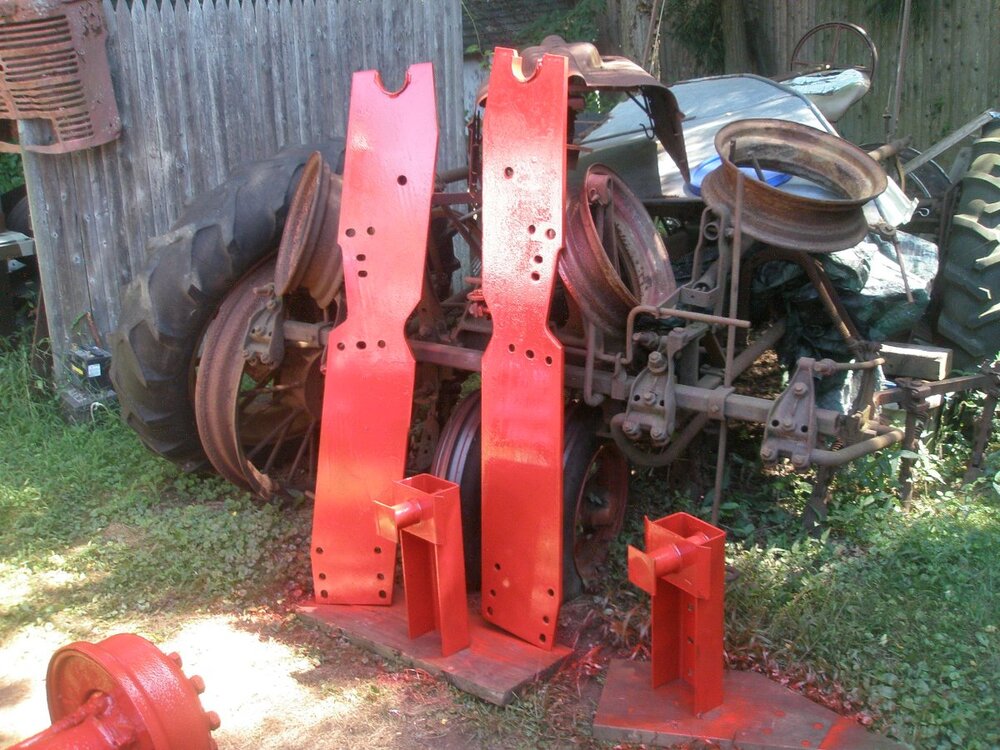 2250 loader mount brackets for IH884 utility tractor Technical IH