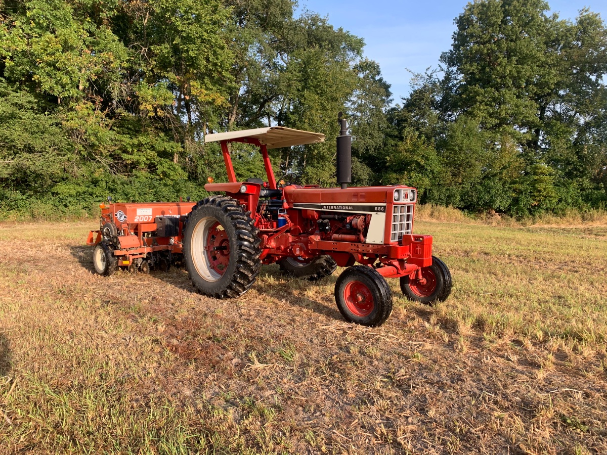 Tractor of the week # 4 686 - Coffee Shop - Red Power Magazine Community