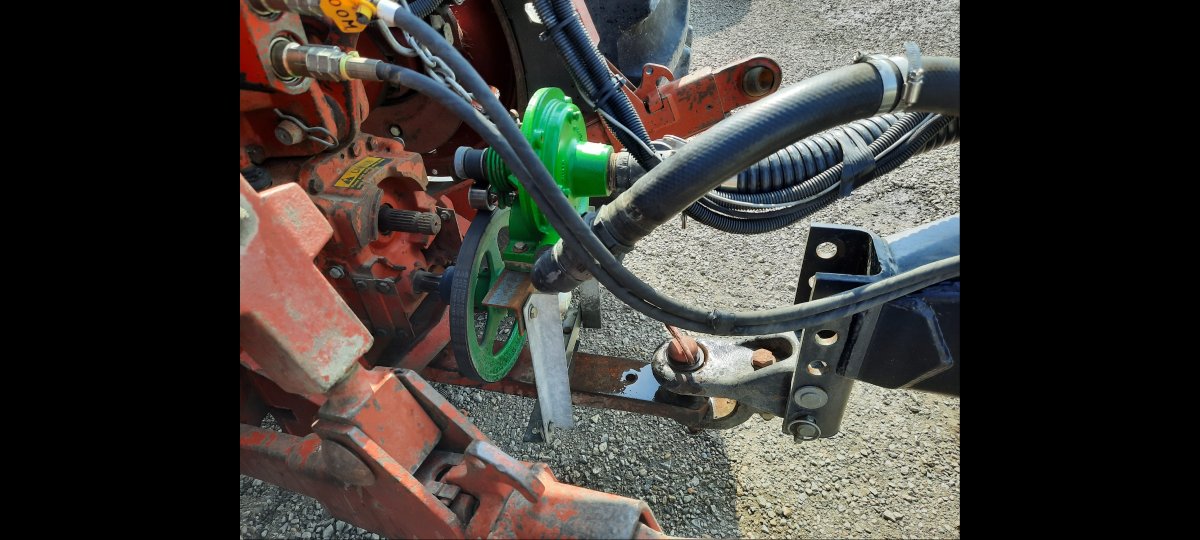 P/T sprayer Hydraulic vs pto Technical IH Talk Red Power Magazine