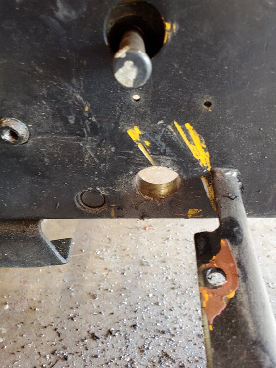 2072 Rockshaft bushing loose in frame. - Cub Cadets - Red Power ...