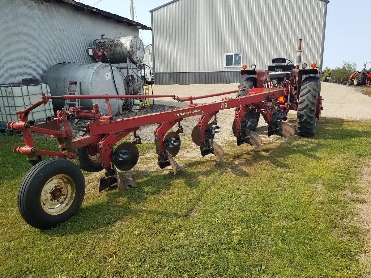 Practical Blacksmithing on an IH plow Technical IH Talk Red Power