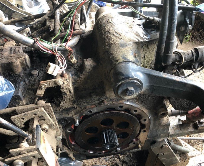 Replacing a rear axle seal on a 454 - Technical IH Talk - Red Power ...