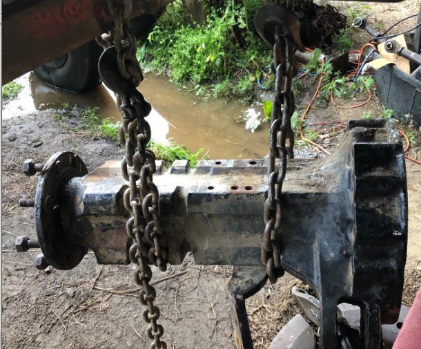 Replacing a rear axle seal on a 454 - Technical IH Talk - Red Power ...