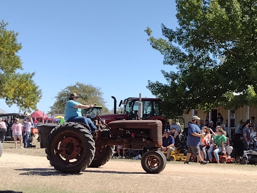 Temple tractor show Farmalls General Chat Red Power Magazine Community