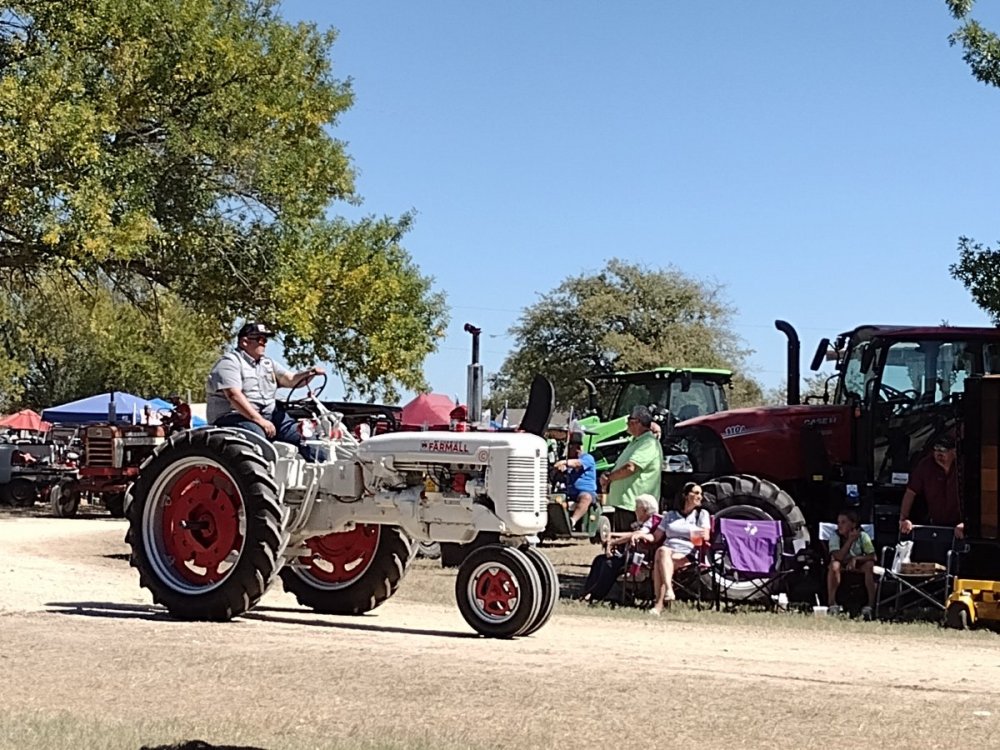 Temple tractor show Farmalls General Chat Red Power Magazine Community