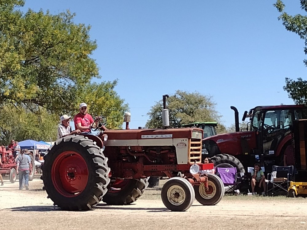 Temple tractor show Farmalls General Chat Red Power Magazine Community