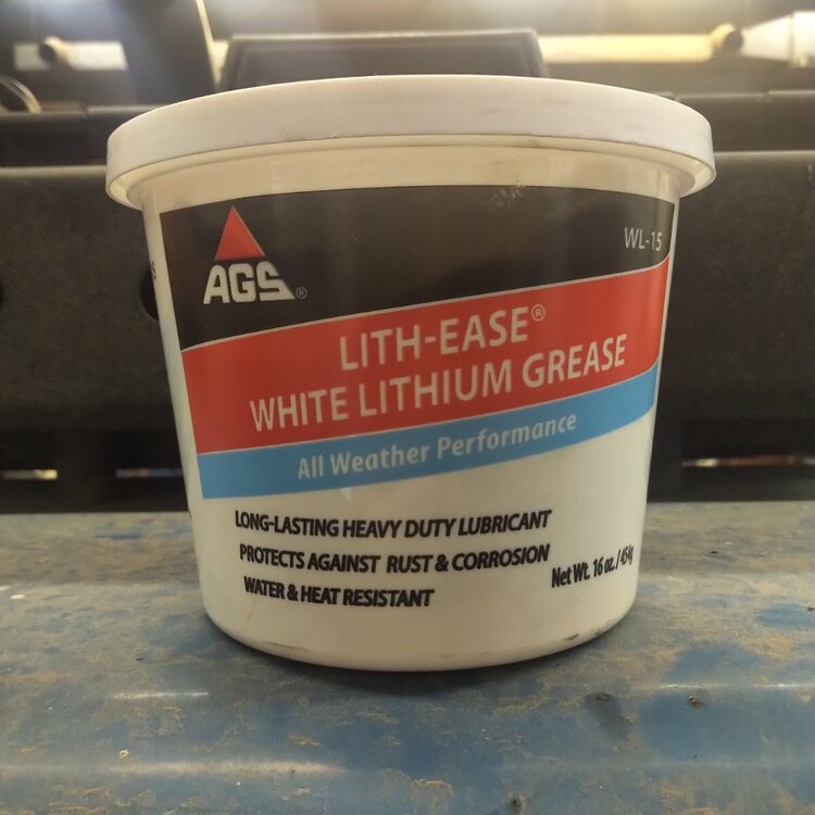 do I need gasket sealer for the paper gaskets on a CaseIH 585 Multi