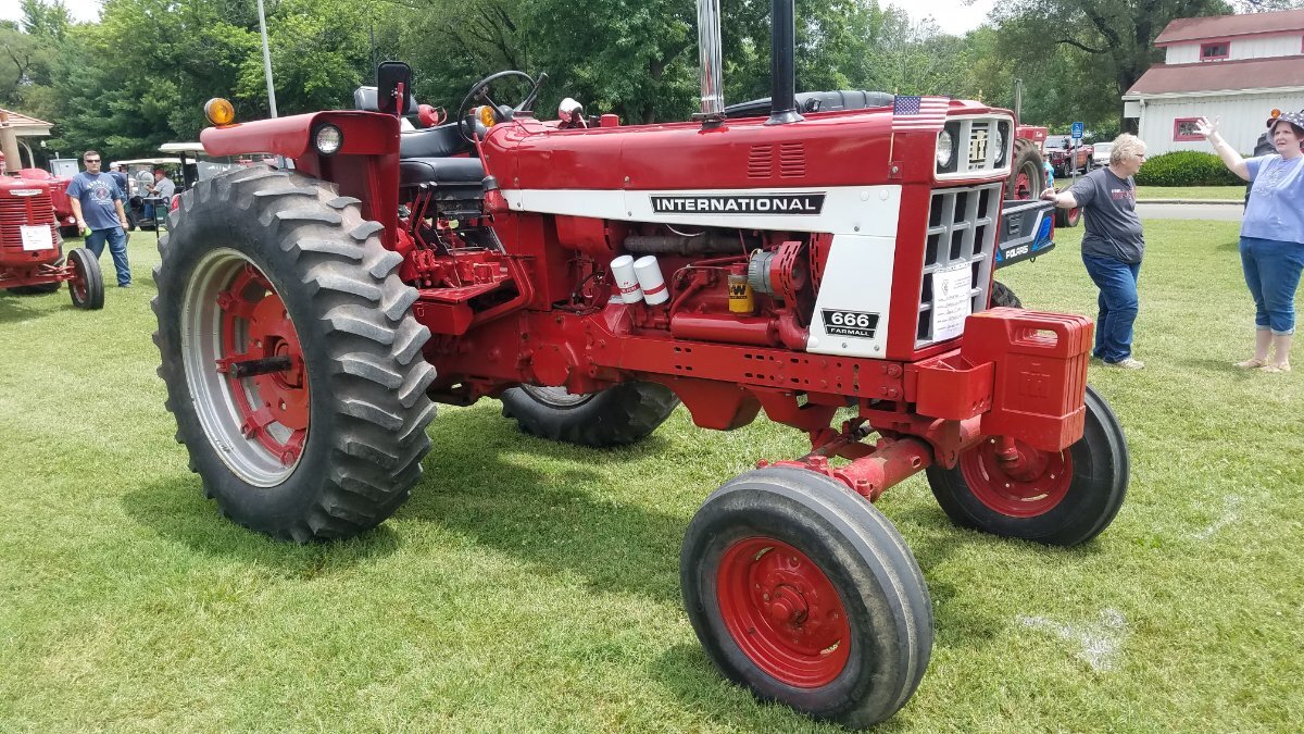 Tractor of the week. Week 33: 666 - General Chat - Red Power