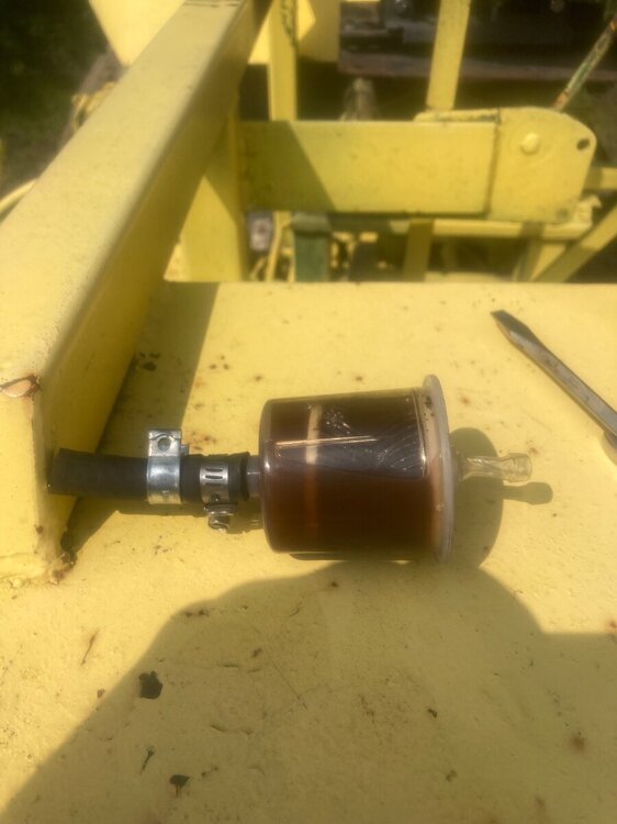 Need help! IH 260A, after warmed up, the engine revs on its own then