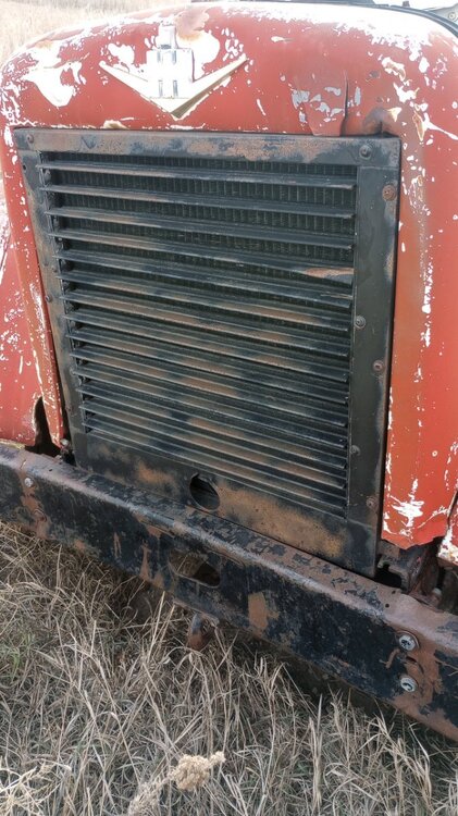 Farmall 560 radiator shutters - Technical IH Talk - Red Power Magazine ...