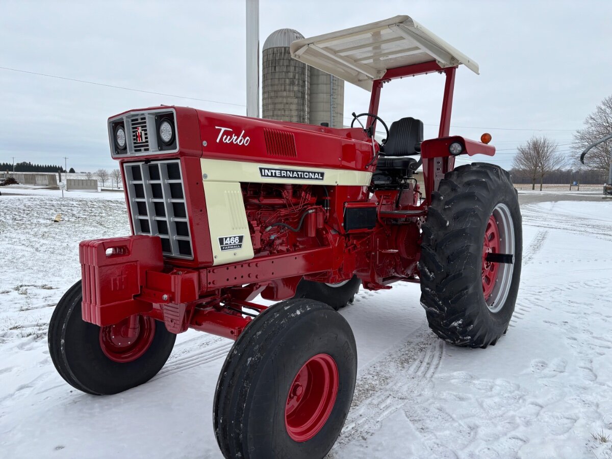 ‘72 IH 1466 gets new paint - Projects, Builds, & Restorations - Red ...