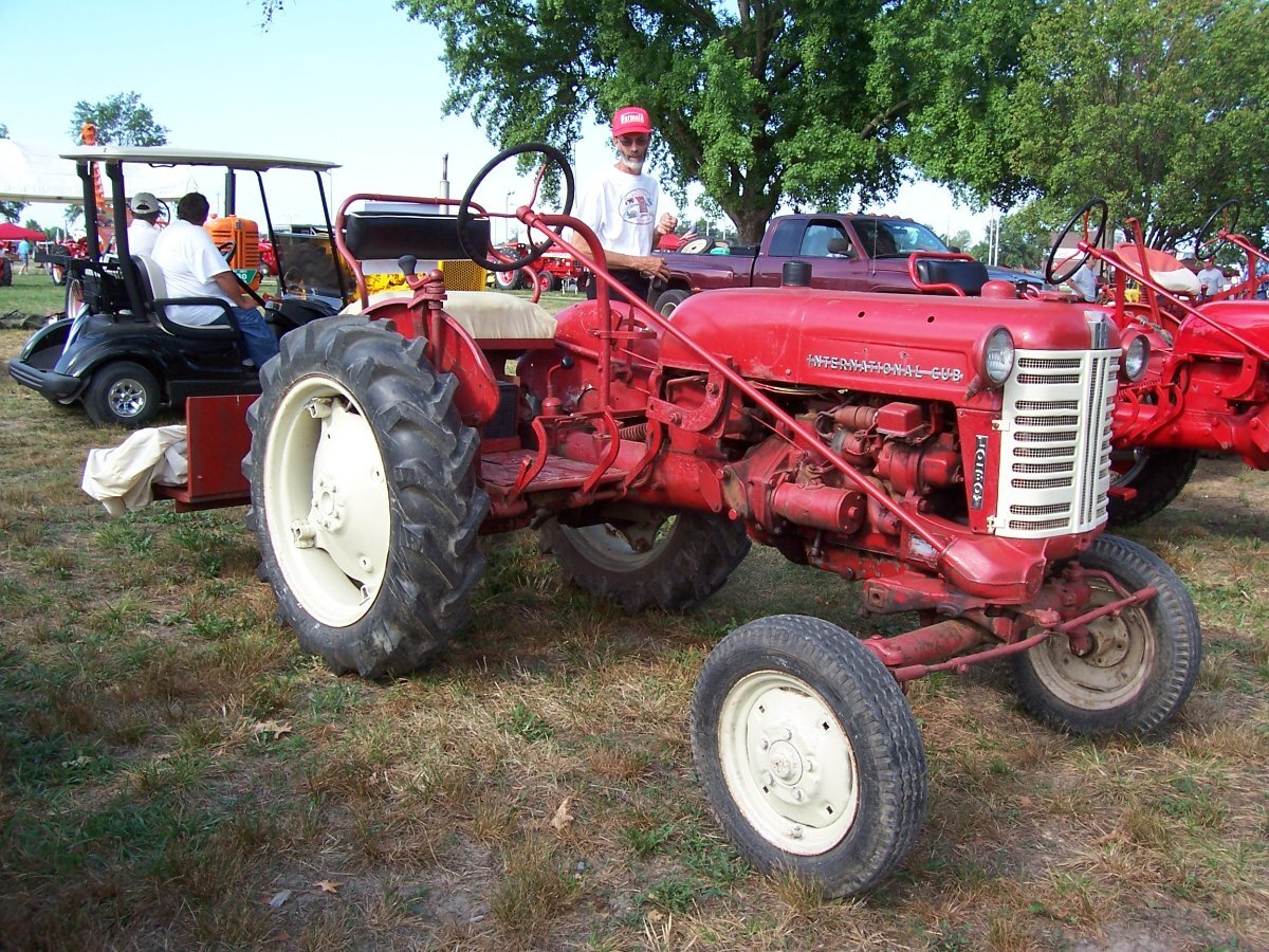 Hauling a Cub home for a Friend - General Chat - Red Power Magazine ...