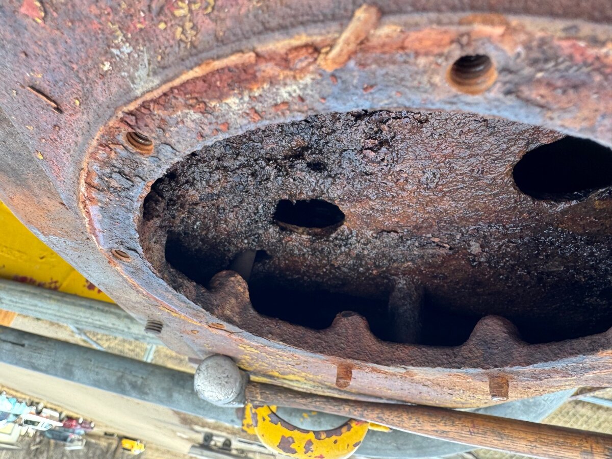 Removing rust from cast iron radiator tanks - Technical IH Talk - Red ...