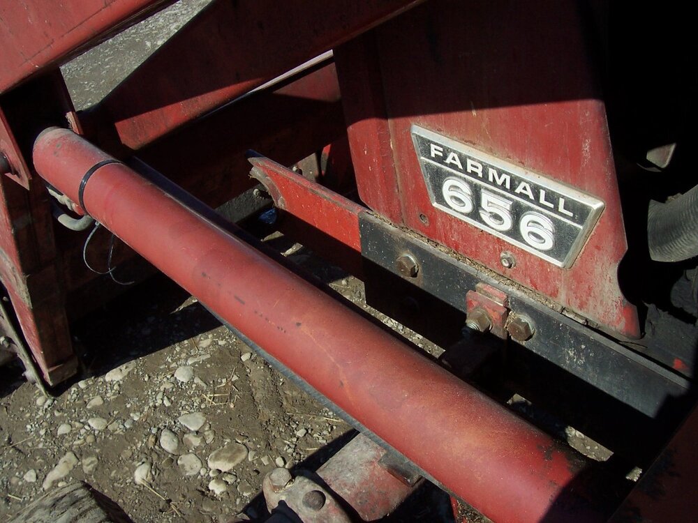 656 Hydro with cab, can you fit a loader? - Technical IH Talk - Red ...