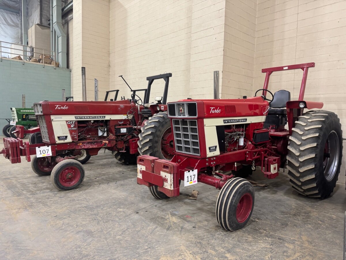 Red Air Line Tractor Red tractors at Southern Illinois Winter Nationals - General Chat - Red ...
