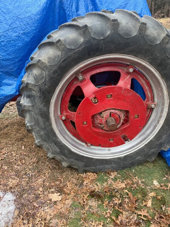 Farmall M rear rims - Technical IH Talk - Red Power Magazine Community