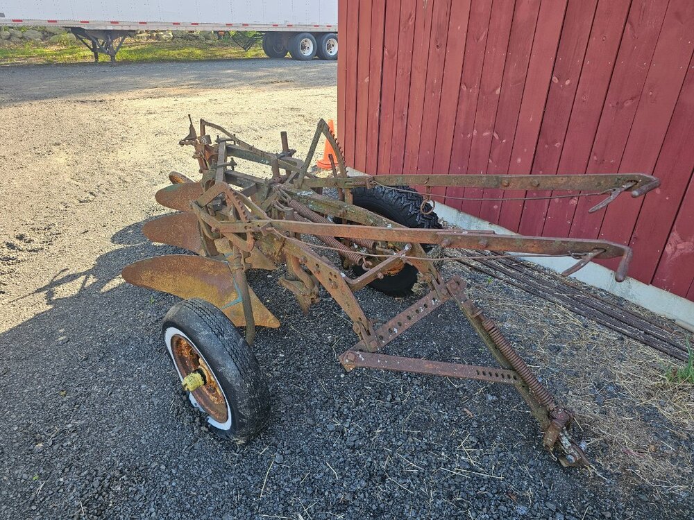 Need help identifying this plow - General Chat - Red Power Magazine ...